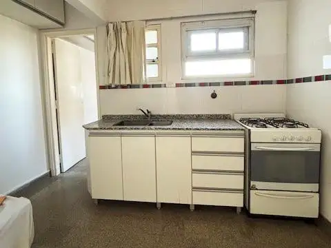 VENTA. Departamento 2 dormitorios . Paraguay 1024. Rosario, Centro