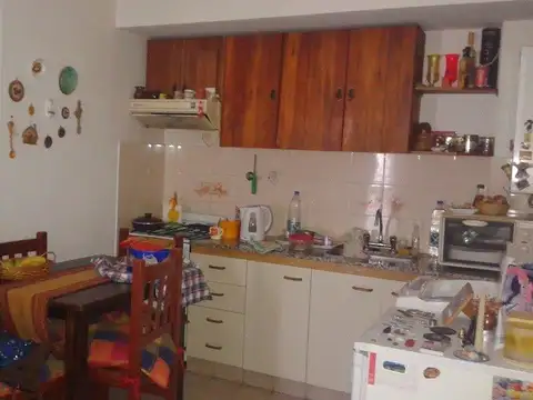 Roque S. Peña 200, Piso 1