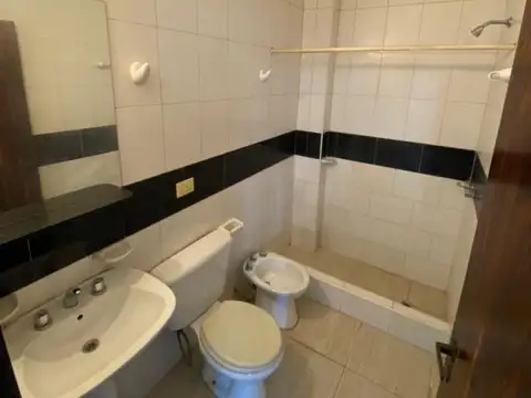 Departamento - Alquiler - Argentina, Ezeiza - Presidente Peron 666