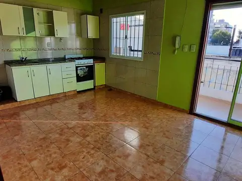 Depto Tipo Casa en Alquiler de 2 dormitorios