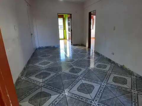 Depto Tipo Casa en Alquiler de 3 ambientes