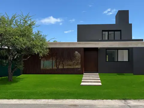 ¡Venta! ¡Hermosa Casa en  San Alfonso del Talar! ¡Con Escritura!