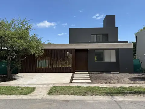 ¡Venta! ¡Hermosa Casa en  San Alfonso del Talar! ¡Con Escritura!