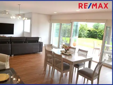 VENTA CASA 5 AMB. FINCAS DE HUDSON BERAZATEGUI