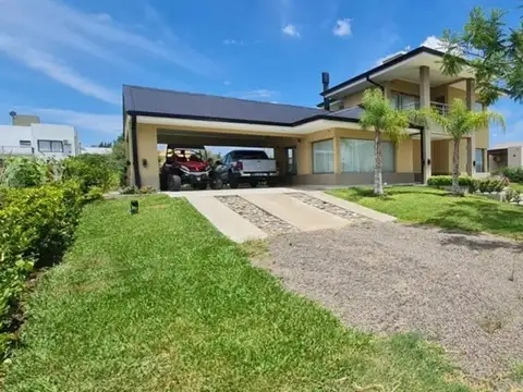 CASA EN LOS BRETES CLUB DE CAMPO