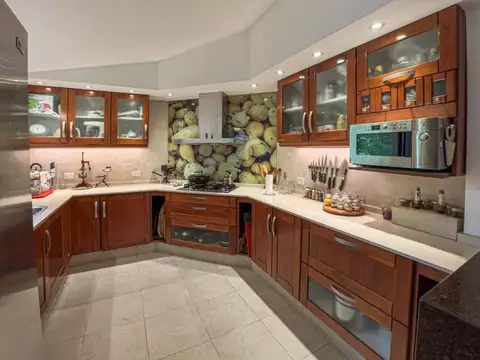 Casa 7 ambientes con 3 baños