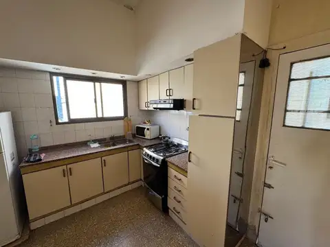 Casa en Venta con 8 cocheras