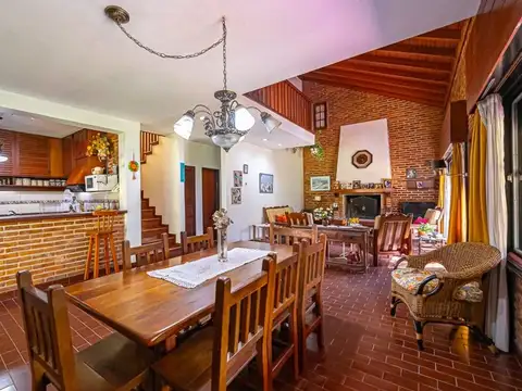 Casa en Venta con 5 cocheras