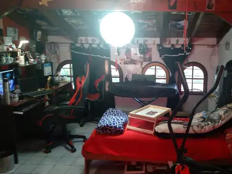 Casa 5 ambientes con 1 baño