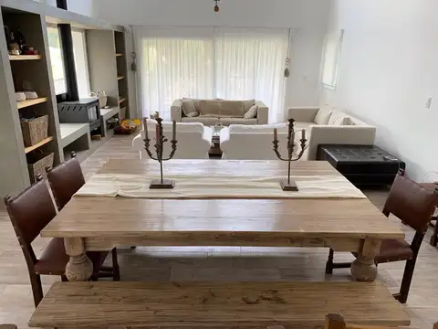 Casa 6 ambientes con 3 baños