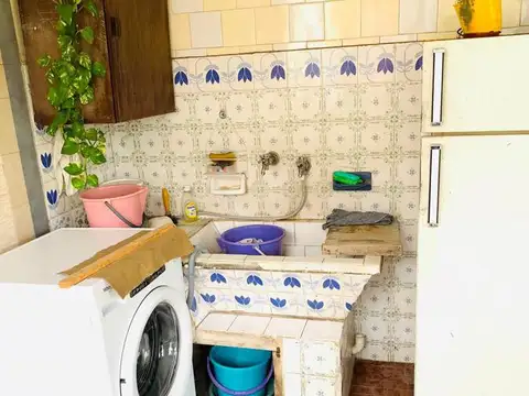 Casa 6 ambientes con 2 baños