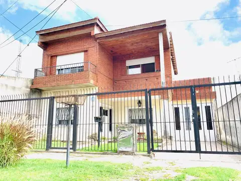 Casa 6 ambientes a la venta Ituzaingó