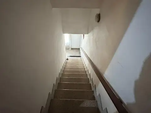 Casa 6 ambientes con 2 baños