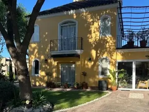 Casa 4 ambientes con 3 baños