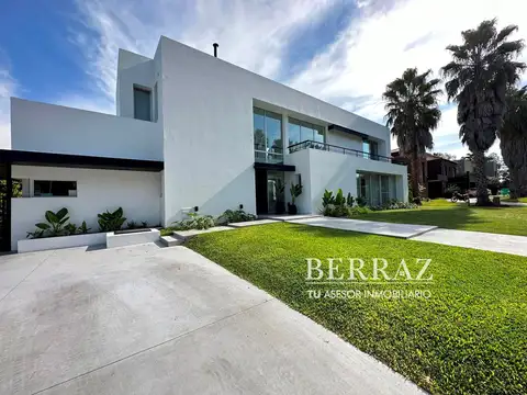 Casa 5 AMB en Venta Barrio La Pradera II Pilar Estilo Racionalista