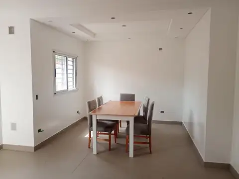 Casa en Alquiler en Virrey Del Pino, $ 700.000