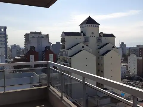 DEPARTAMENTO DOS AMBIENTES CON TERRAZA PROPIA Y COCHERA- CON RENTA