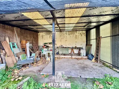 Velez Sarfield y Ricardo Rojas - Casa/Terreno en Venta - Victoria