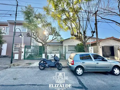 Velez Sarfield y Ricardo Rojas - Casa/Terreno en Venta - Victoria