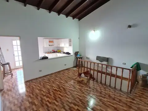 Departamento en Alquiler en Lomas Del Mirador, $ 800.000