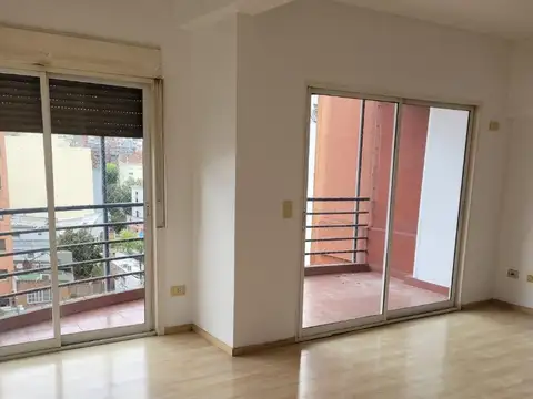 3 Ambientes NUEVO - Balcón Frte - Cochera fija cubierta