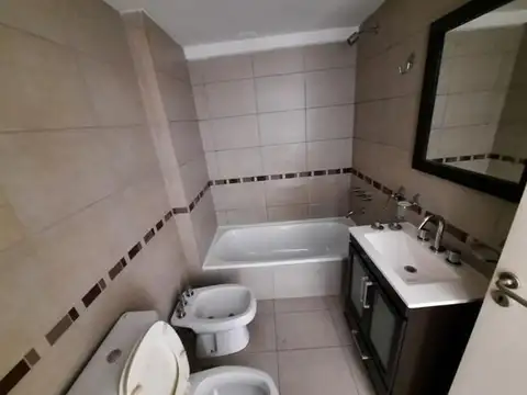 1 amb super luminoso al contrafrente con balcon