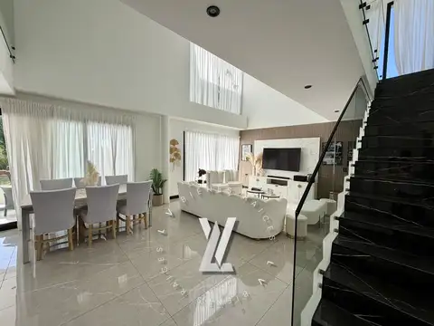 Casa 5 ambientes con 4 baños