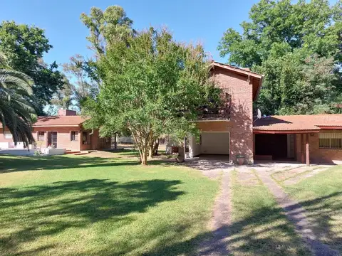 CASA QUINTA 6 AMBIENTES + QUINCHO Y PILETA - PILAR