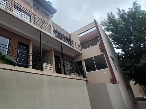 Depto Tipo Casa 2 ambientes con 2 baños