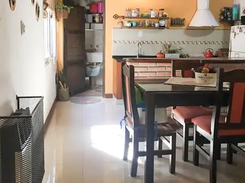 Casa 3 ambientes con 1 baño