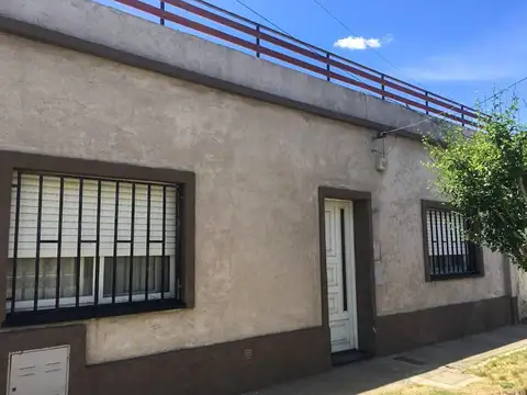 Venta Casa dos dormitorios - Altura Mendoza 5500