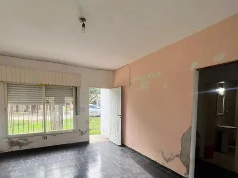 Casa 3 ambientes con 1 baño