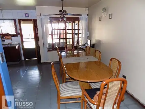 Depto Tipo Casa 4 ambientes con 2 baños