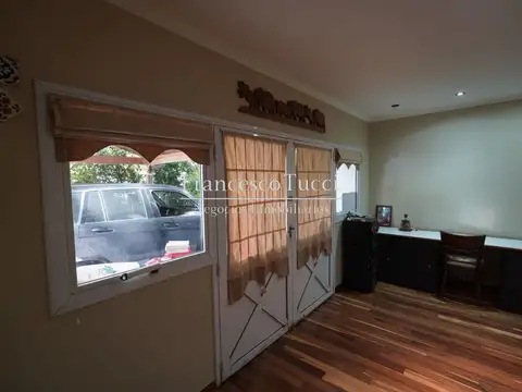 Casa en Venta con 6 cocheras