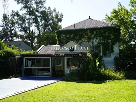 Casa en venta 5 ambientes con pileta en Paso Del Rey