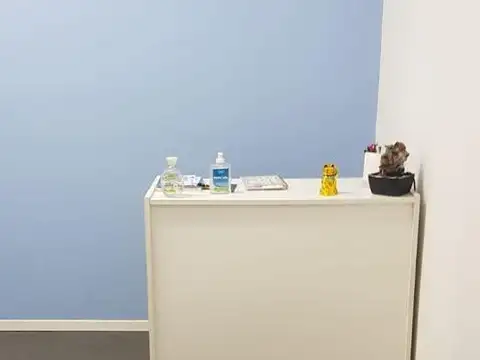 Oficina,consultorio,showroom 36 m.con divisiones.Cocina.Baño