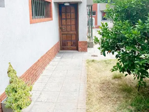 Casa en Venta en Berazategui, USD 240.000