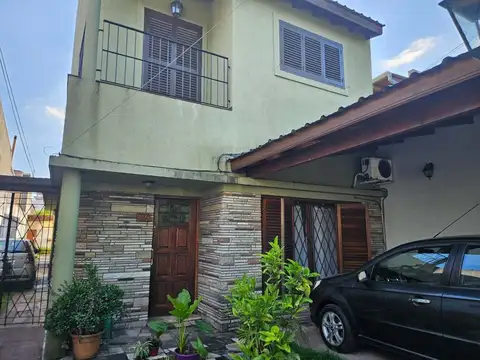 PH 4 Ambientes VENTA Sarandí con cochera y patio