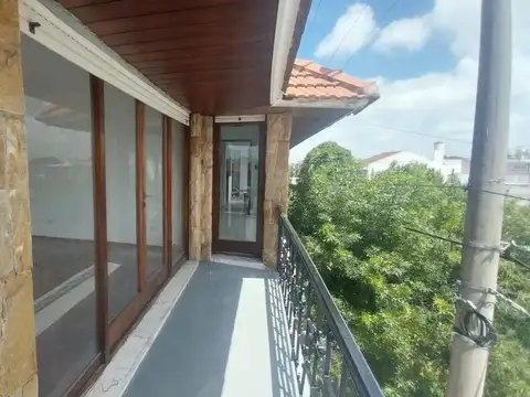 VENTA PH A ESTRENAR 3 AMB DOBLE BALCÓN SALIENTE