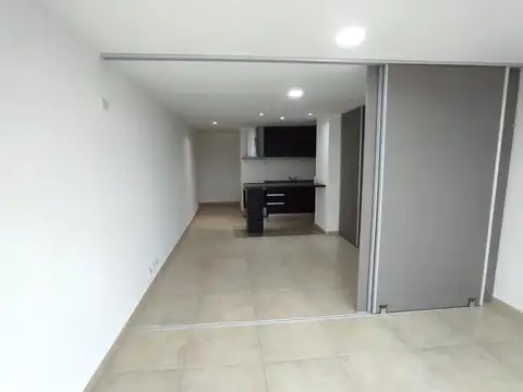 DEPARTAMENTO DE UN AMBIENTE DIVIDIDO CON COCHERA