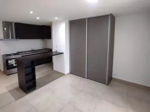 DEPARTAMENTO DE UN AMBIENTE DIVIDIDO CON COCHERA