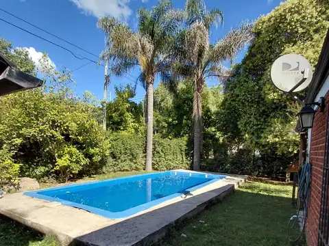 CASA DE 3 AMBIENTES EN VENTA CON PILETA.