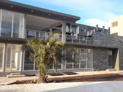 Av Miero 700, Piso 3