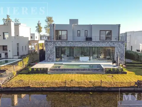 Casa en Alquiler Temporal de 4 dormitorios