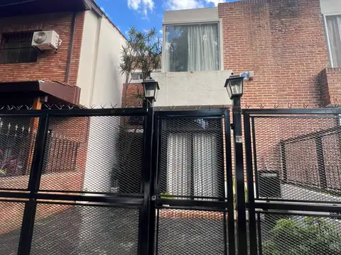 Duplex de 4 ambs  en venta en Olivos Golf