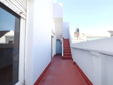 Depto Tipo Casa 4 ambientes con 2 baños