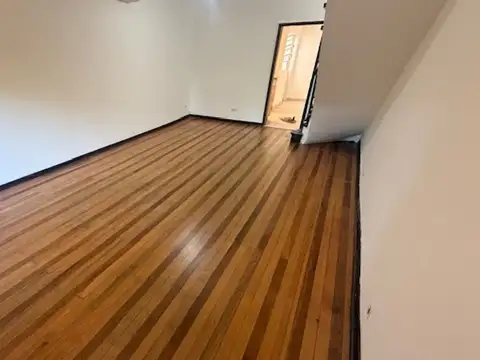 Depto Tipo Casa en Alquiler en La Lucila Vias / Libertador, $ 1.200.000