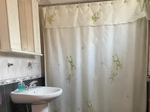 Depto Tipo Casa 5 ambientes con 2 baños