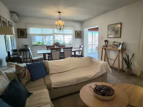 Casa 6 ambientes con 3 baños