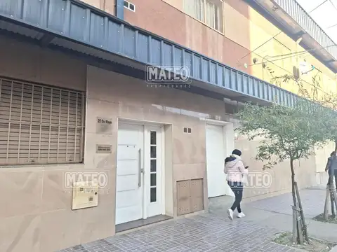 Amplio Monoambiente. Frente a La Estación Paso del Rey